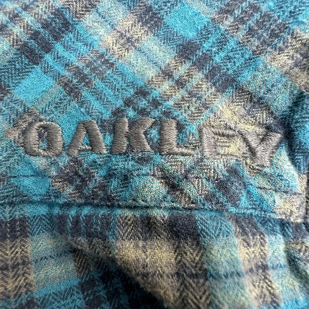Oakley Shirt Mens Large Blue‎ Plaid Flannel Long Sleeve Button Up Skate